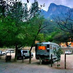 Stellplatz am warmen Fluss (25°)