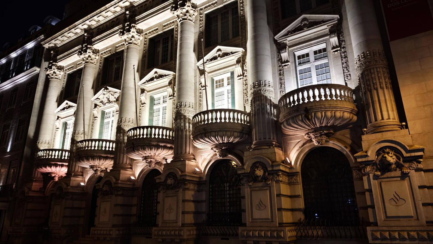 Durch die Straßen von Lissabon am Morgen