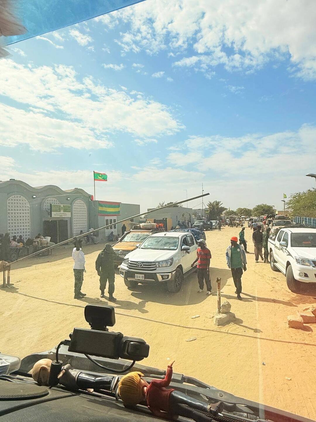 Zollformalitäten aus Mauretanien 2 Stunden, im Senegal 1 Stunde