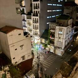 Lebendiges Vietnam um Mitternacht