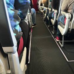 Alle angeschnallt vorher wird das Nix mit starten