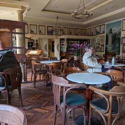 Das Café im botanischen Garten gibt's seit 1833. Wunderbar.