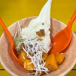 Sticky Rice, Kokosnussglace und frische Mango... wunderbares Dessert