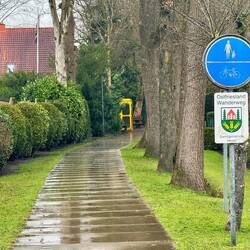 Der Stellplatz liegt am Ostfriesland Wanderweg