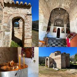 Während Wasser füllen und Schafglocken Geläut werfe ich einen Blick in die kleine Kirche