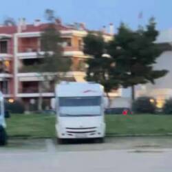 ..morgen ist wieder Wochenmarkt in der Stadt,da füllt sich der Camper Parkplatz langsam..