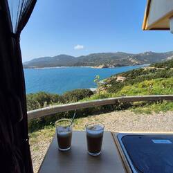 Mittagspause am ersten Stopp Südküste 😍