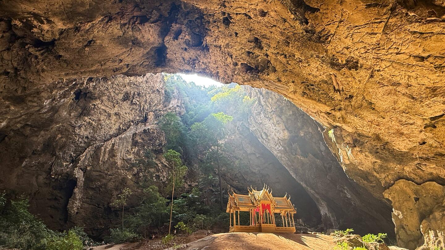 The Kuha Kharuehat pavilion hidden within the Phraya Nakhon Cave