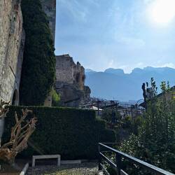 Blick von der Burg in die Berge
