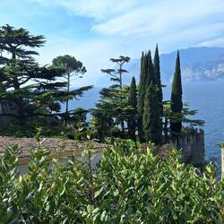 Blick von der Burg auf den Gardasee