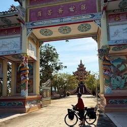 Wat Phet Suwan - a cycling-past-discovery