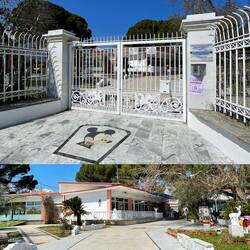 Micky Maus vor der Schule in Sparta 🎠