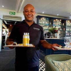 Expolizist und jetzt Ginbotschafter