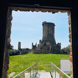 Reste eines Castellums (über der Akropolis gebaut)