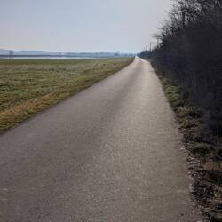 Ein Radweg ist für Fußgänger meist langweilig.