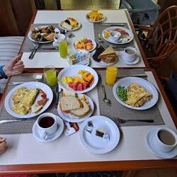 Reichhaltiges Frühstück