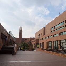 Campus der Osaka Gakuin University, Anna's Austaischuniversität