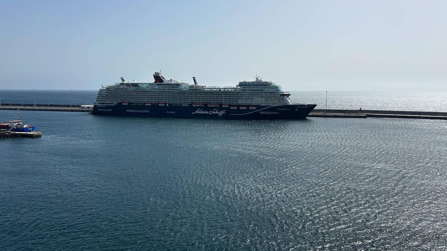 Nicht grade klein das mein Schiff 7 aber wir sind größer 😜🤣