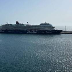 Nicht grade klein das mein Schiff 7 aber wir sind größer 😜🤣