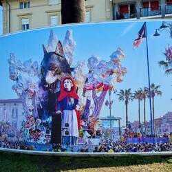 Überall ist der Karneval 2026 präsent.