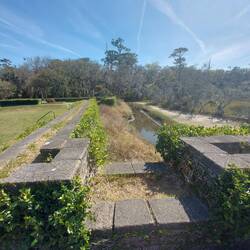 Eigentlich clever gebaut, die Kanonen konnten Angreifer von den Wällen fernhalten.
