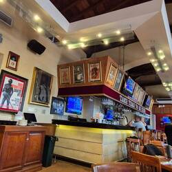 Auf einen Drink ins Hard Rock Cafe