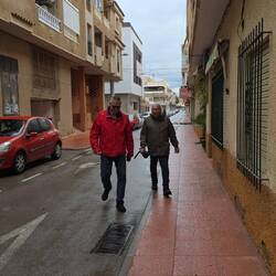 Die Herren diskutieren