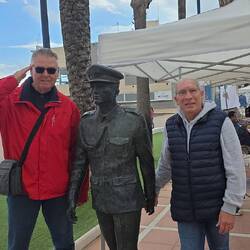 Ich kann das militärische Grüßen noch...