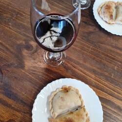Weintasting und Empanadas. Wir können nicht genug bekommen!!!