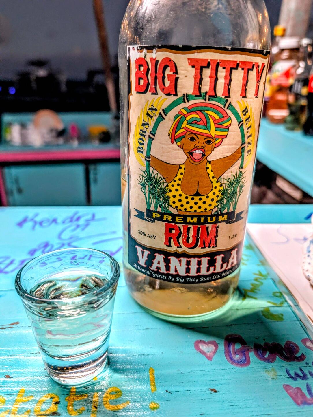 Rum aus Belize " Big Tittty" Jetzt hab ich doch noch einen bekommen, leider mit Vanille Geschmack
