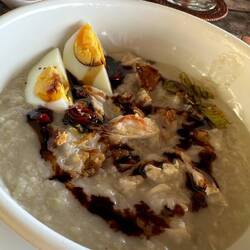 Bubur Ayam zum Frühstück