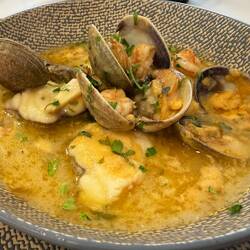 Rape (monkfish) with mussels and shrimp