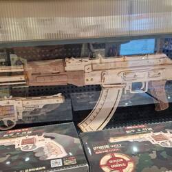 Die beliebte AK47 als Holz Puzzle