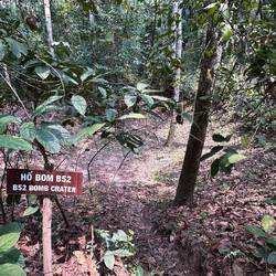 Krater von B52 Bombe