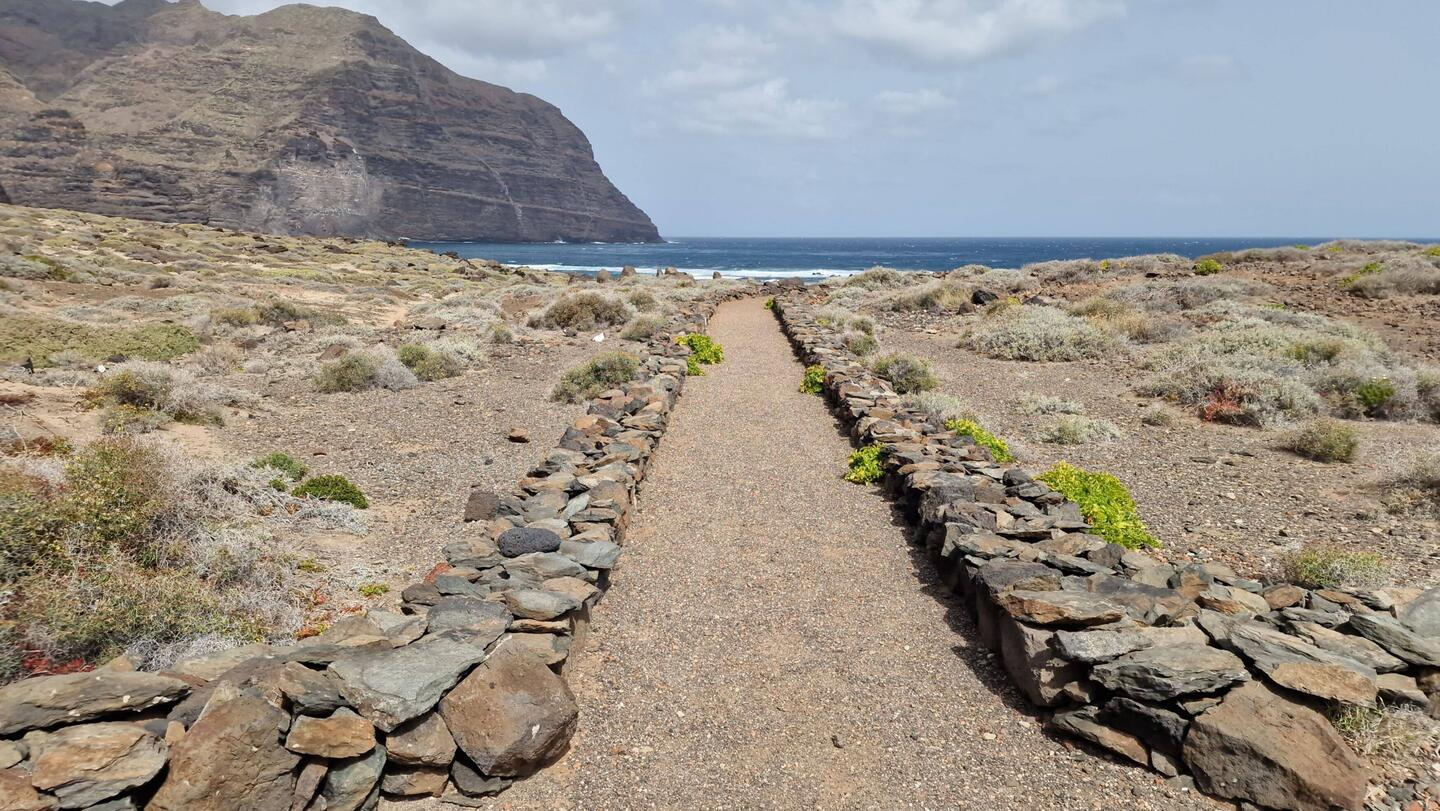 Unten bei der Kapelle wanderm wir noch etwas weiter.