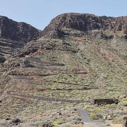 Tja, wer Minus macht, muss auch Plus machen. Also wieder aufi, auf'n Berg. 🫣