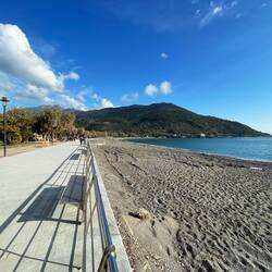 Noch Zeit für einen Stadtrundgang, hier Lungomare Sapri