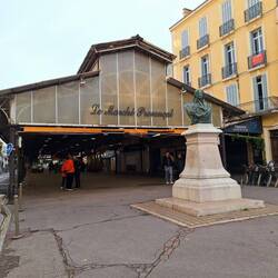 Eingang zum provenzalischen Markt