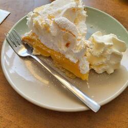 Lemon Meringue Cake 🍋