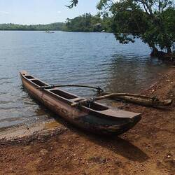 Stell dir vor su lebst auf einer dieser kleinen Inseln und musst mit einem kleinen Kajak überall hin