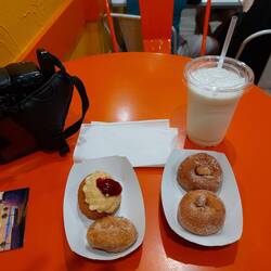 Drei und die Milch waren bezahlt, den 4. gabs umsonst.