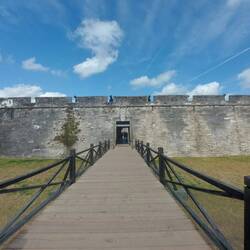 Hier hat man schon den ersten Zugang überwunden.