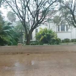 Und da schüttet es gerade.