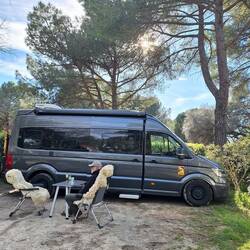 Hier stehen wir windgeschützt