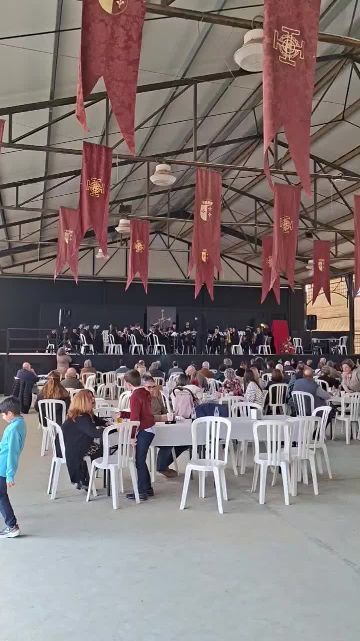 das Konzert bei unserem Übernachtungsplatz 🫣