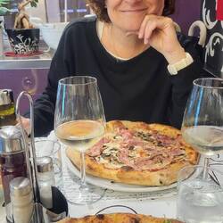 Pizza macht IMMER glücklich.