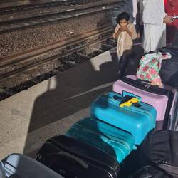 En 2 minutos había que subir todo esto, porque cierra las puertas y sigue viaje