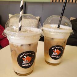 Iced Hazelnut Latte im "An Cupán Tae"