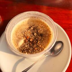 Kleine Erfrischung: Vanilleeis mit rotem Pfeffer