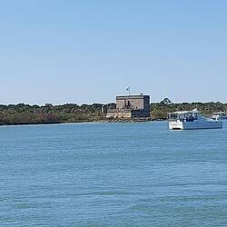 Das Fort aus der Ferne.